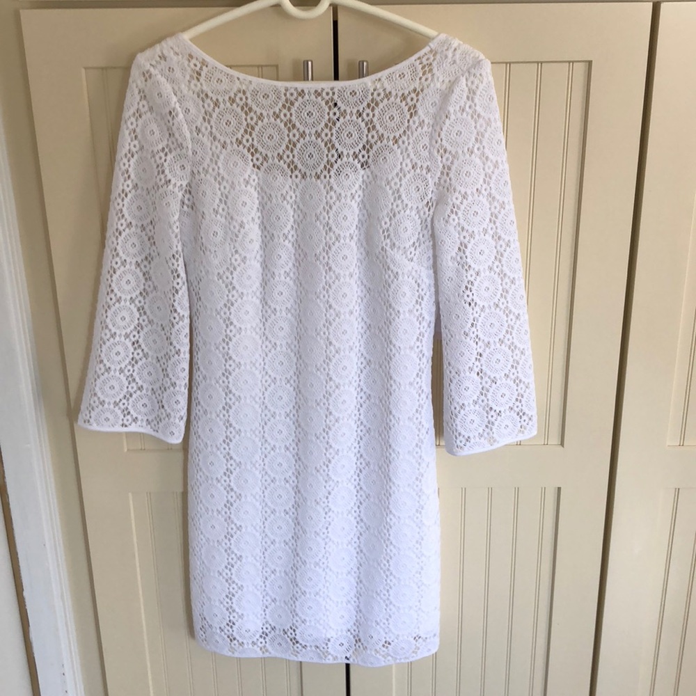 Beautiful lace Lilly Pulitzer dress